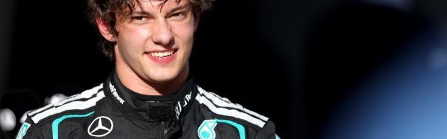 世界杯赛程-F1中国站安东内利创最年轻杆位纪录 梅奔包揽头排